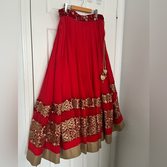 Red and Gold Lengha Choli size 40 - Picture 2 of 5